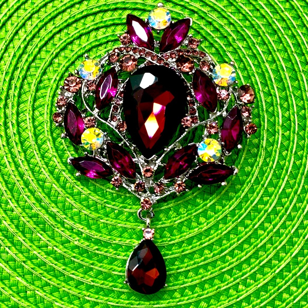 & Brillant amethyst colored rhinestone brooch very large 4 inches long